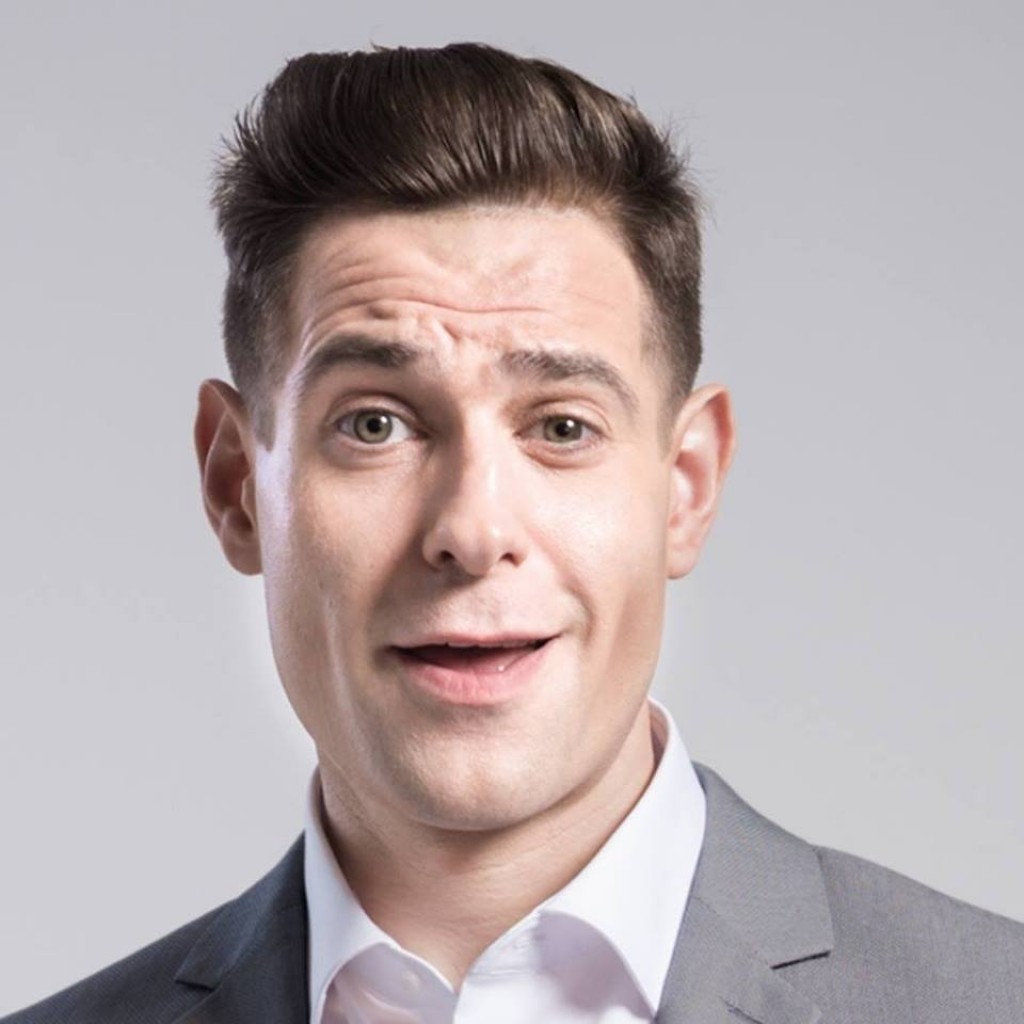Lee Nelson (Simon Brodkin)